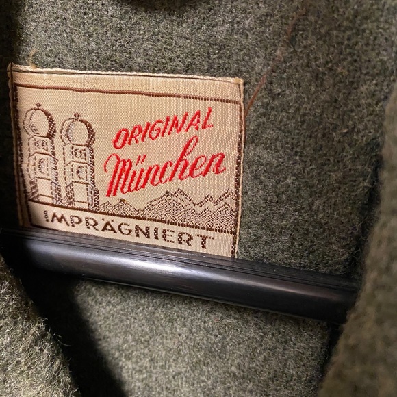 coat - Picture 3 of 3